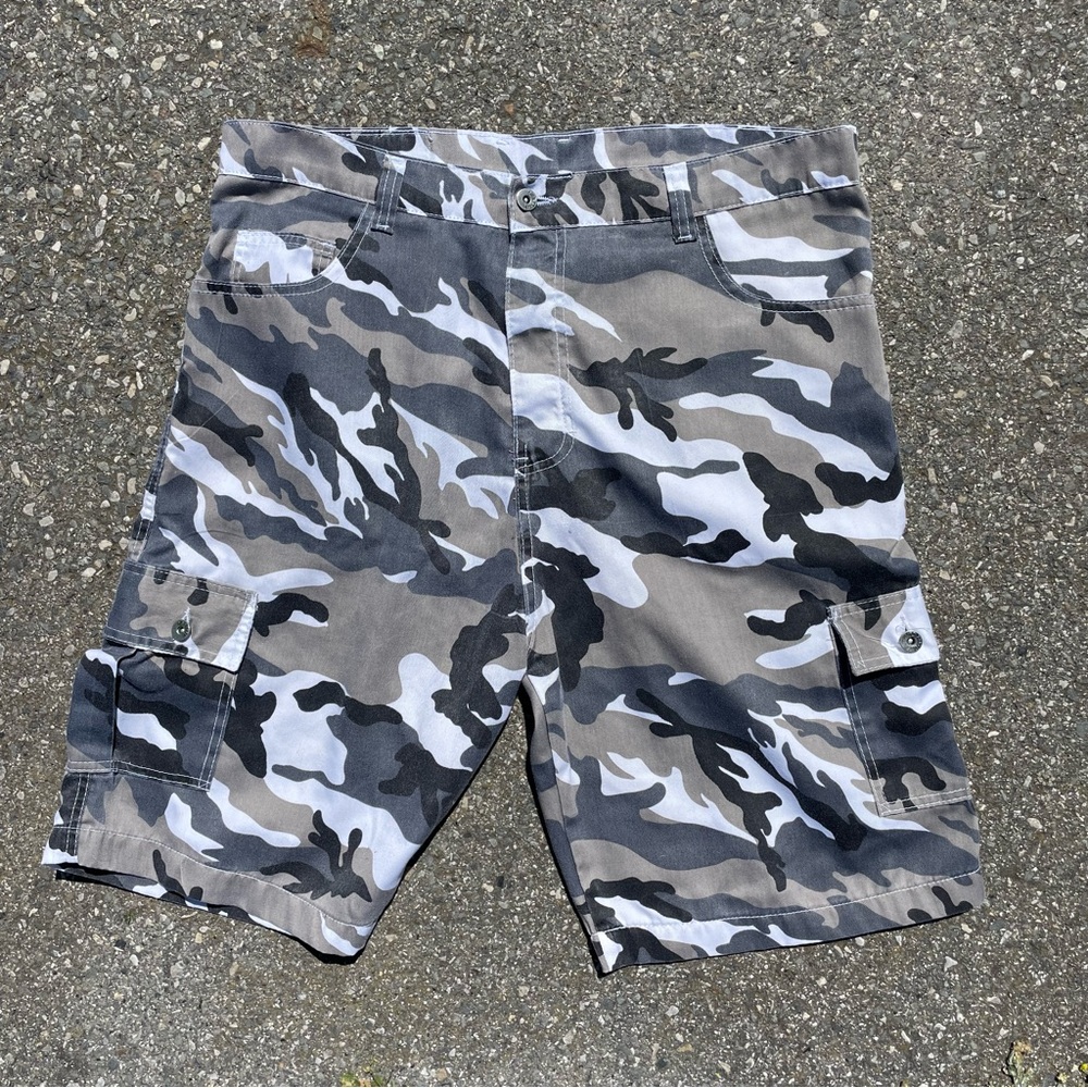 Camo cargo shorts 38